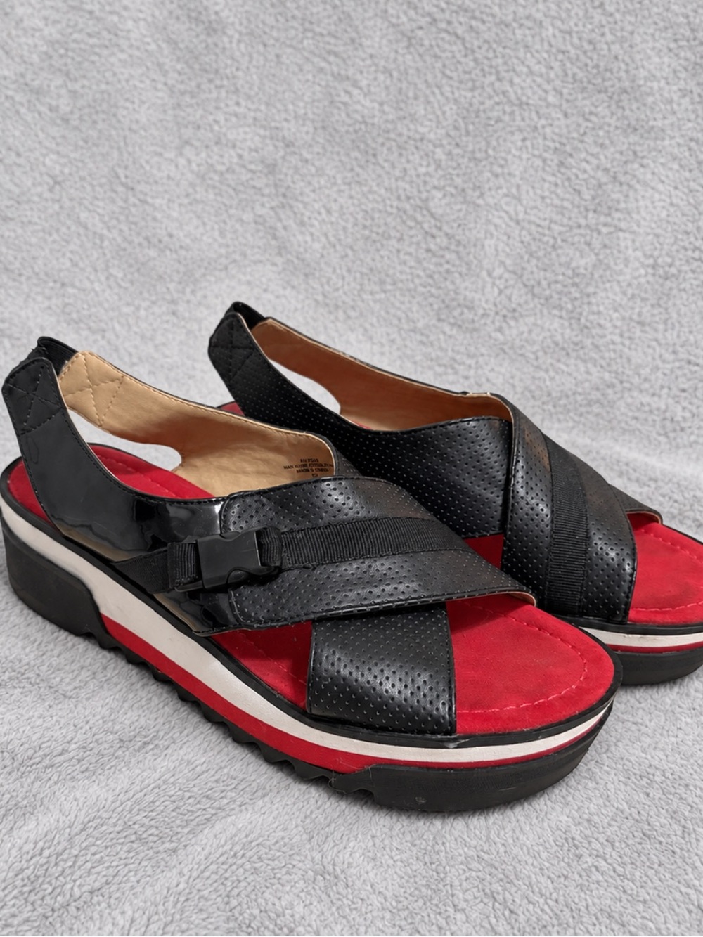 Adrienne Vittadini Pure Platform Sport Sandals Black Red Women’s 9M